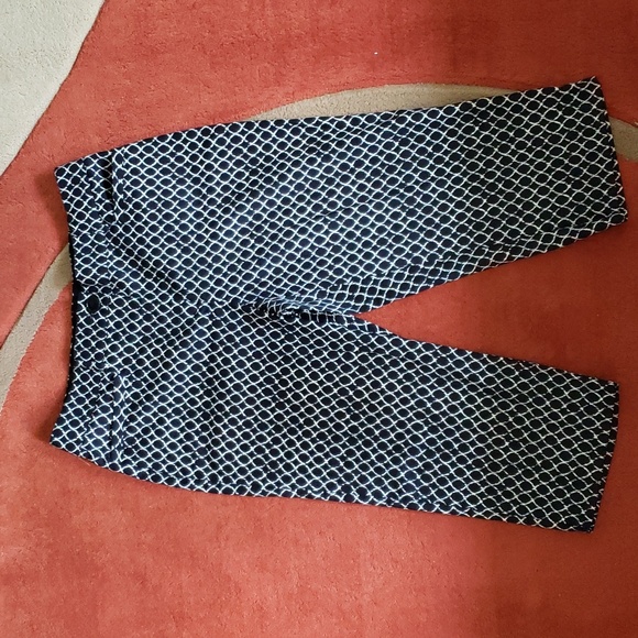 NWOT Women's Studio Works Capris - Picture 1 of 5